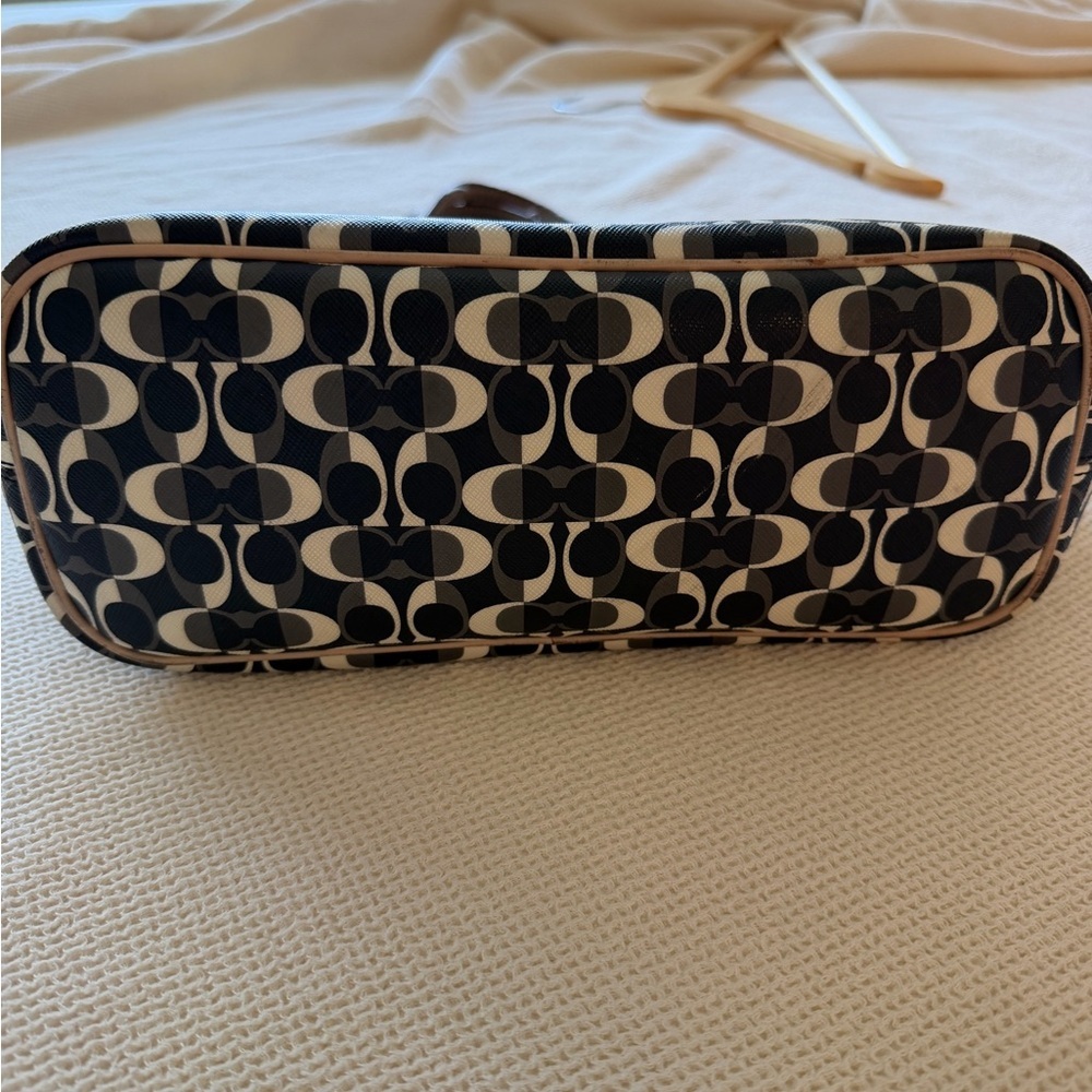 Coach Signature Y2K Black and Cream Patterned Tote - Picture 4 of 6